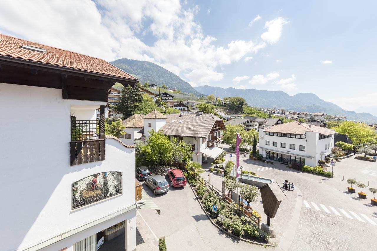 Hotel Schlosswirt Schenna Exterior photo